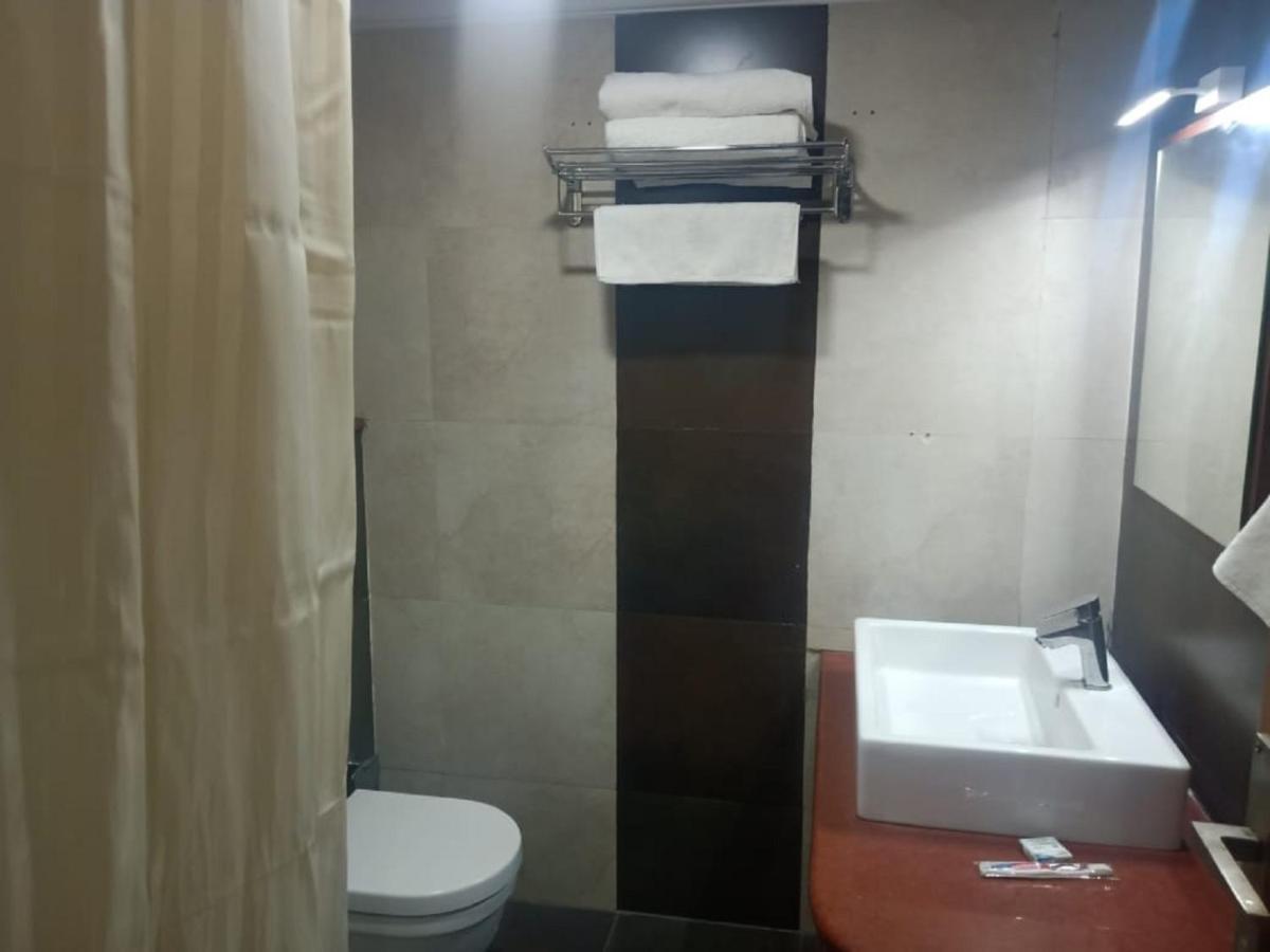 Hotel Malayalee Club Chennai Esterno foto