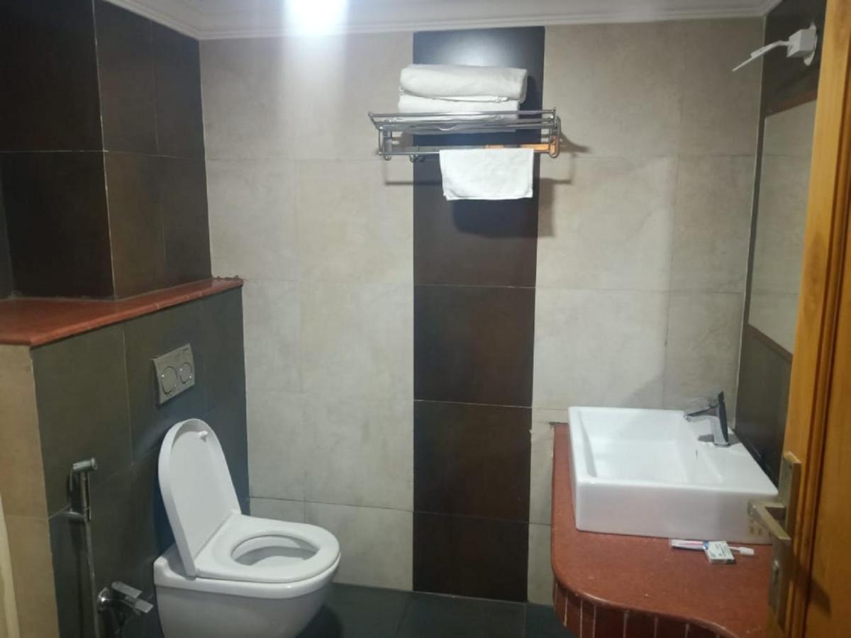 Hotel Malayalee Club Chennai Esterno foto